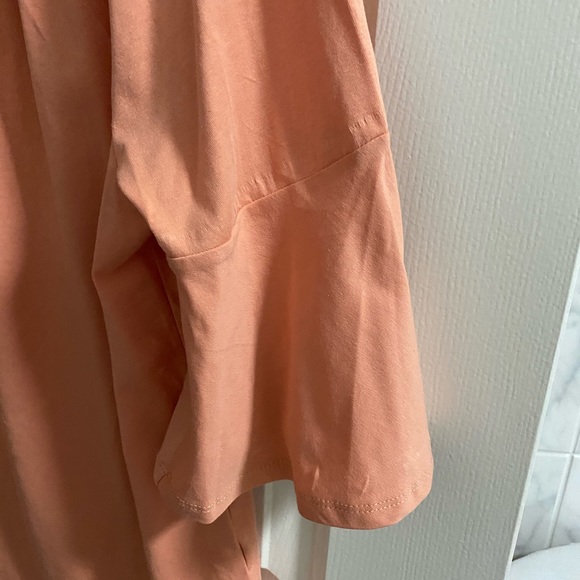 Top - Picture 2 of 3